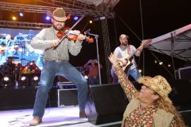Arranca el Festival de Rodeo Saltillo con música country