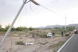 El accidente ocurrió en la Carretera Parras - General Cepeda, la mujer relata que iba sola.