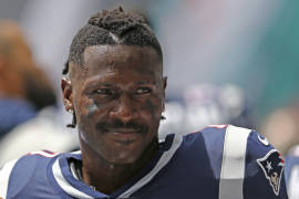 Antonio Brown está arrepentido y pide perdón al dueño de Patriots por todo el drama que ha provocado