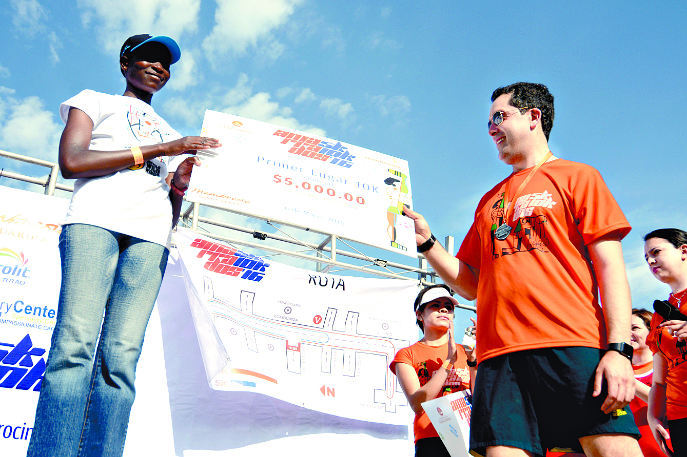 Amarrados 2016: Ruth Kimutai marca el paso entre las damas