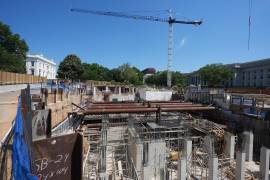 La construcción del edificio, anexo a la residencia presidencial, tendrá un presupuesto de 400 millones de dólares, el doble de lo estimado en un inicio.