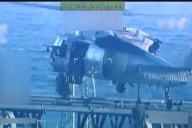 Imagen tomada de video muestra un petrolero durante su incautación por parte de tropas estadounidenses ante la costa de Venezuela.