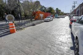 La calle General Cepeda será abierta a la circulación tras concluir su rehabilitación con concreto hidráulico.