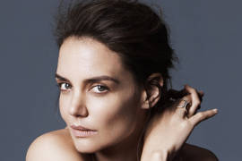 Katie Holmes pasea ‘al natural’ por NY