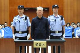 Hui Ka Yan, también conocido como Xu Jiayin, fundador de la inmobiliaria Evergrande, en su juicio en el Tribunal Popular Intermedio de Shenzhen, en la provincia de Guangdong, China, el 20 de agosto de 2026.