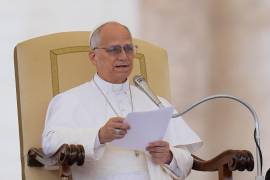 El papa León XIV pronuncia su discurso durante su audiencia general semanal en la Plaza de San Pedro, en el Vaticano, el miércoles 13 de mayo de 2026.