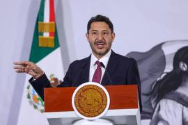 Marti Batres, director del ISSSTE, en la conferencia Mañanera del Pueblo, desde Palacio Nacional.