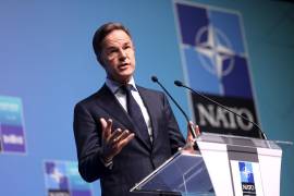 El secretario general de la OTAN, Mark Rutte, hace un gesto durante la conferencia de prensa previa a la cumbre de la OTAN de 2026 en Ankara, Turquía.