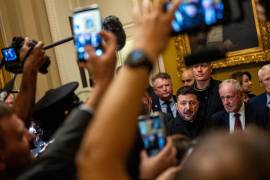 El presidente de Ucrania, Volodímir Zelenski, en el Capitolio de EU el martes. Zelenski ha intentado argumentar que las guerras en el Medio Oriente y en Ucrania tienen algunos elementos en común.