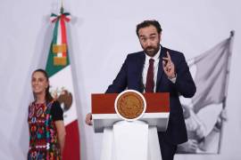 Andrés Lajous, titular de la Agencia Reguladora del Transporte Ferroviario, durante su participación en la Conferencia del Pueblo realizada en Palacio Nacional.