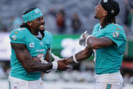 Malik Willis comandó la ofensiva de los Dolphins de Miami, mientras Caleb Douglas destacó con dos recepciones de touchdown ante los Jets de Nueva York.
