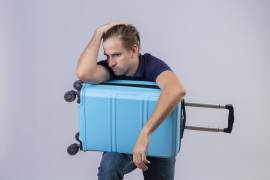 Los síntomas hodofóbicos se manifiestan de diversas formas: desde el miedo a desplazarse en trasportes como aviones, trenes o automóviles, hasta la ansiedad ante cualquier tipo de viaje.