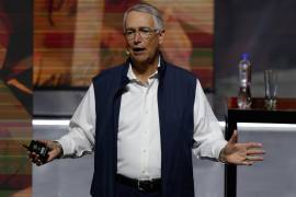 Los abogados de Salinas Pliego ubicaron el estafador en Grecia, donde tiene propiedades y un yate.