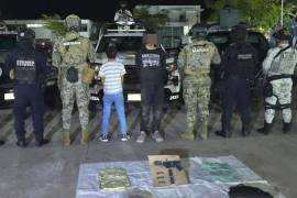 Detienen a El Niño Sicario, un adolescente de 14 años que lideraba una célula delictiva en Tabasco. En su celular hallaron videos de secuestros y asesinatos.