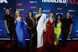 De izquierda a derecha, las actrices de la serie “Mujeres Asesinas”, Claudia Martín, Nicole Curiel, Catherine Siachoque, Jedet, Barbie Casillas, Yalitza Aparicio y Sara Maldonado.