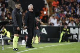 Javier Aguirre continúa sin conseguir su primera victoria con Valencia, aunque logró frenar la racha de derrotas en Mestalla tras empatar ante Athletic Club.