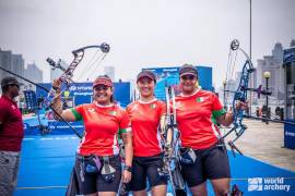 La coahuilense Dafne Quintero, junto con Andrea Becerra y Ana Sofía Hernández, dieron la sorpresa y derrotaron a la tercia de Corea del Sur para llevarse el oro.
