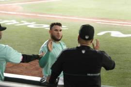 Saraperos aseguró la serie ante Rieleros con una remontada de 9-7 y extendió a tres su racha de triunfos.