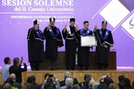 El Doctorado Honoris Causa es la máxima distinción otorgada por la universidad y fue entregada al Doctor Francisco Javier Blanco García.