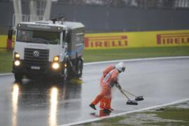 La lluvia frenó el realizamiento de la Clasificación del Gran Premio de Brasil y se llevará a cabo este domingo.