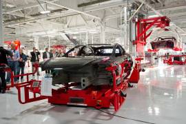 La nueva planta refinadora de litio de Tesla estaría lista en el 2024 y un año después ya tendría producción.