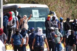 El abogado de los familiares de los normalistas de la escuela rural “Raúl Isidro Burgos” de Ayotzinapa afirmó que el joven Osiel, quien viajaba junto a Yanqui Kothan, fue torturado por la policía de Guerrero.