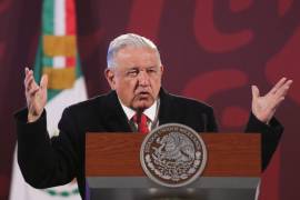 López Obrador volvió a sostener que en las elecciones de 2006 se cometió fraude electoral y acusó a la exlíder sindical de haber participado