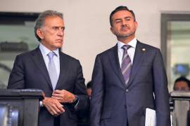 Yunes Márquez (der) justificó su decisión de apoyar el proyecto de reforma constitucional al Poder Judicial propuesto por el presidente López Obrador; ahora la atención se desplaza a las leyes secundarias que definirán cómo se modificará el sistema judicial.