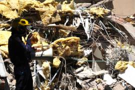 Al menos 20 estructuras resultaron afectadas en Cali, Colombia, tras el sismo de 7.4; autoridades realizan labores de rescate y evaluación de daños.