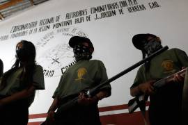 FGE de Guerrero investiga al grupo identificado como “policías comunitarios” que armó a niñas y niños de la comunidad de Ayahualtempa.