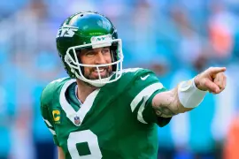Aaron Rodgers vestirá los colores de los Steelers en 2025, en lo que podría ser su última gran oportunidad en la NFL.
