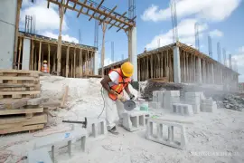 Se comentó que en septiembre comenzará la distribución de útiles escolares y uniformes en comunidades rurales, en coordinación con la Secretaría de Educación