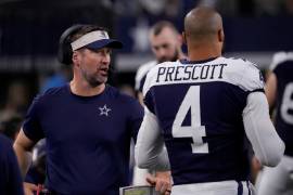 Schottenheimer es el noveno coach que estará al mando de los Cowboys en la época de Jerry Jones.