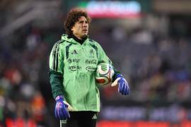 Guillermo Ochoa atraviesa una etapa de inactividad al sumar cuatro partidos consecutivos sin ver minutos entre el AEL Limassol y la Selección Mexicana.