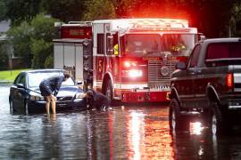 Tras dejar daños considerables en Florida, “Debby” continúa su paso por el sureste de EU, causando estragos por las fuertes lluvias en Georgia y Carolina del Sur.