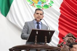 Valdés Flores dijo que coincide con la postura de la referida comisión legislativa en que, antes de ser sometida al Pleno.