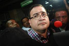 La solicitud de libertad anticipada del exgobernador de Veracruz, Javier Duarte de Ochoa, continuará en suspenso, esto luego que la jueza Angela Zamorano Herrera aplazó su decisión para el viernes.