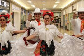 La danza folklórica es una de las habilidades que podrás desarrollar en los Talleres Artísticos de la UAdeC.