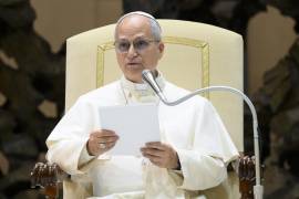 El papa León XIV dirige la audiencia general semanal en el Vaticano, en el Aula Pablo VI, Ciudad del Vaticano.