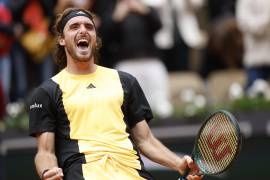 A pesar del inicio complicado en el enfrentamiento con Arnaldi, Stefanos Tsitsipas logró el pase a los Cuartos de Final de Roland Garros.