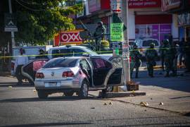 Un ataque armado en una de las principales vialidades del sector Barrancos, al sur poniente de Culiacán, Sinaloa, resultó en la muerte de Juan Carlos, un supervisor operativo de la Policía Municipal de 51 años.