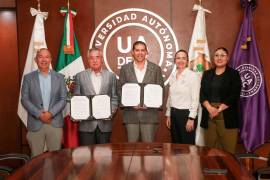 Autoridades de la UAdeC y del Clúster para la Innovación y Competitividad Logística de Coahuila formalizaron un acuerdo de colaboración estratégica.
