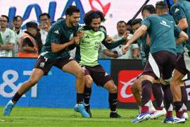 Javier Aguirre suma variantes ofensivas en la recta final de preparación rumbo al Mundial 2026.