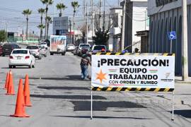 Cuadrillas municipales trabajan en la rehabilitación del arroyo Frontera, parte del plan de mantenimiento urbano.