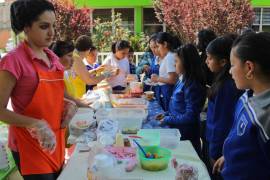 La SEP y la Secretaría de Salud publicaron un acuerdo que prohíbe la venta de alimentos con altos niveles de sodio, grasas saturadas y azúcares en las escuelas mexicanas.