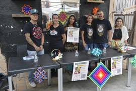 Durante el mercadito, los asistentes podrán adquirir una variedad de productos, incluyendo mandalas, velas, mermeladas y galletas, entre otros.