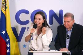 La líder opositora venezolana María Corina Machado habla durante una rueda de prensa junto al candidato a la presidencia de Venezuela, Edmundo González Urrutia, tras los comicios celebrados este 28 de julio, en Caracas (Venezuela).