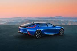 Fotografía cedida por Cadillac, la marca de lujo de General Motors (GM), donde se muestra su nuevo vehículo eléctrico de lujo extremo hecho a mano denominado Celestiq que se lanzará en 2024.