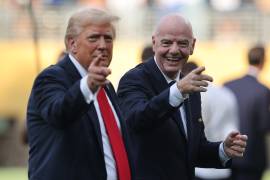 Donald Trump y Gianni Infantino han fortalecido una relación pública de cooperación y elogios en torno al Mundial 2026, incluso con Infantino otorgándole a Trump el primer Premio FIFA de la Paz, una alianza que ha generado debate sobre la neutralidad de la FIFA en un contexto geopolítico complejo.