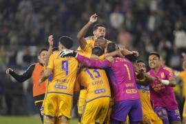 Tigres se alzó con el campeonato luego de vencer al equipo de Carlos Vela en penales.